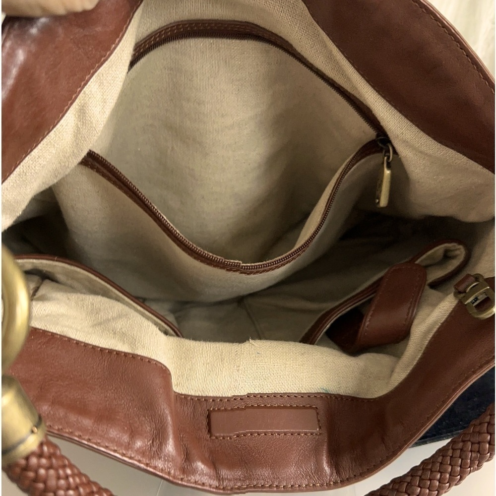 Cole Haan leather and woven thread Handbag. - Picture 7 of 11